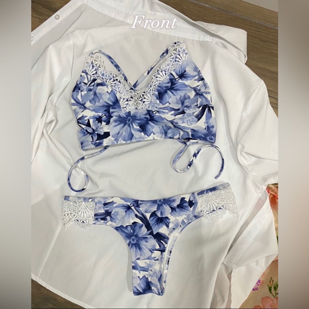 Hollister XS Blue Floral Bikini Set 💙☁️